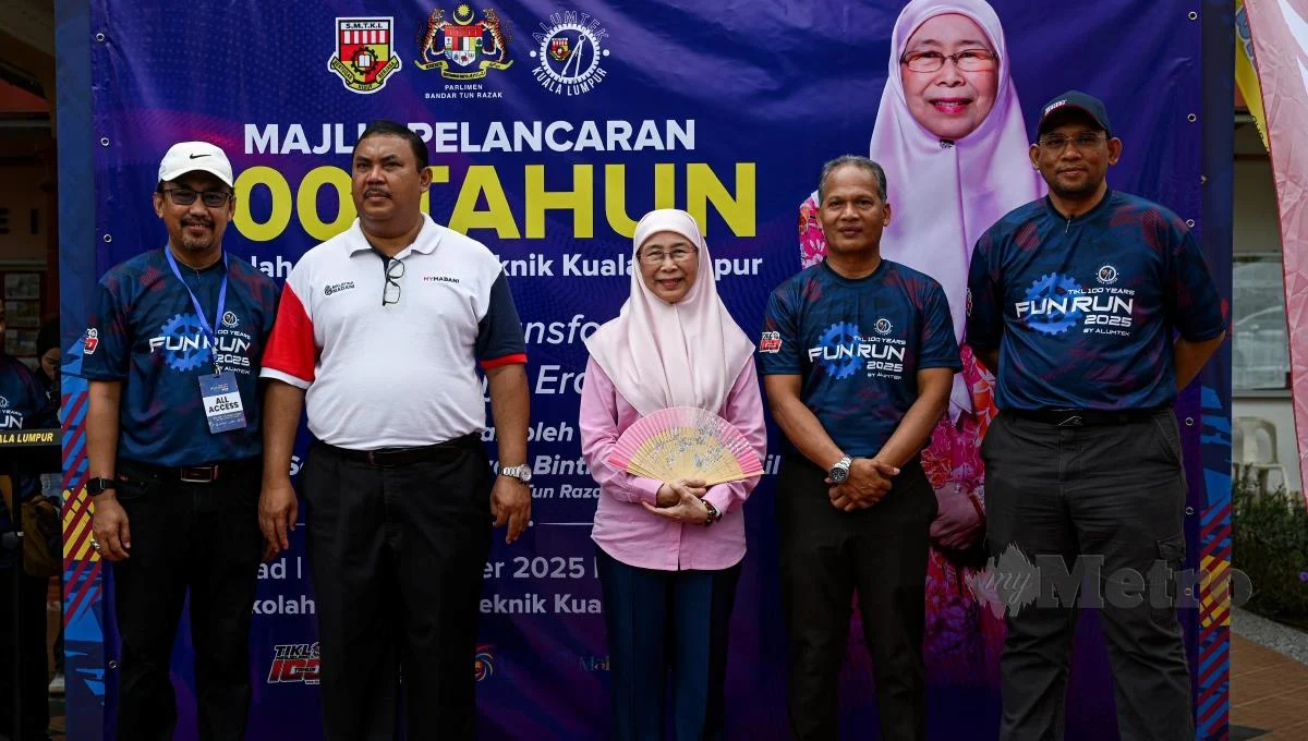 Datuk Seri Dr Wan Azizah melancarkan Makmal AI sempena 100 tahun SMTKL