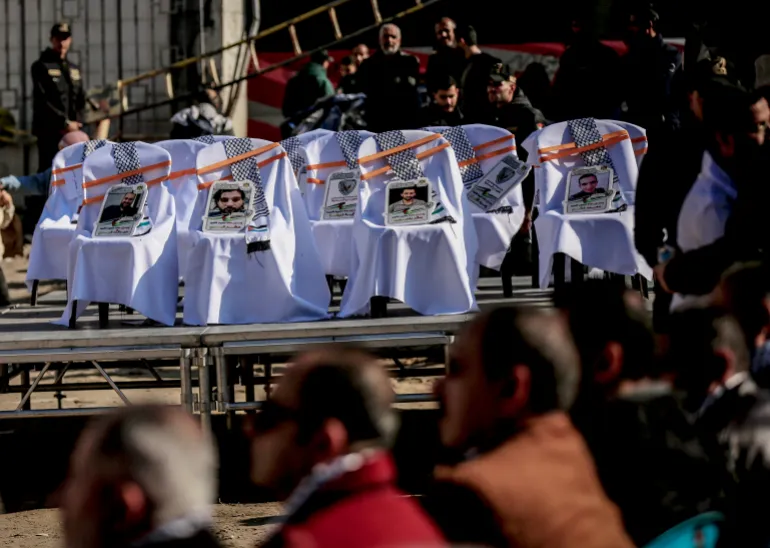 Kerusi kosong dengan gambar doktor Palestin yang terkorban semasa perang Gaza dipamerkan dalam majlis graduasi di Hospital Al-Shifa