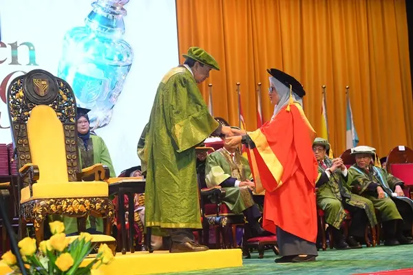 saintis malaysia terima profesor emeritus upm kaji rawatan kanser berasaskan virus ndv